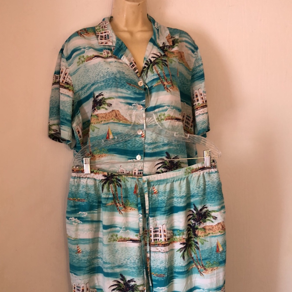VTG rayon spring Tropical Print beachy Button-Up Shirt and Pants Set